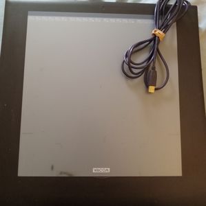 Wacom intros 2 jumbo graphics tablet.